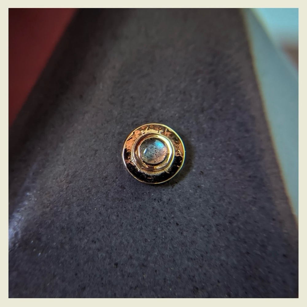New High Noon Handmade Sandman 14g threaded end w labradorite in yellow gold🥰🥰